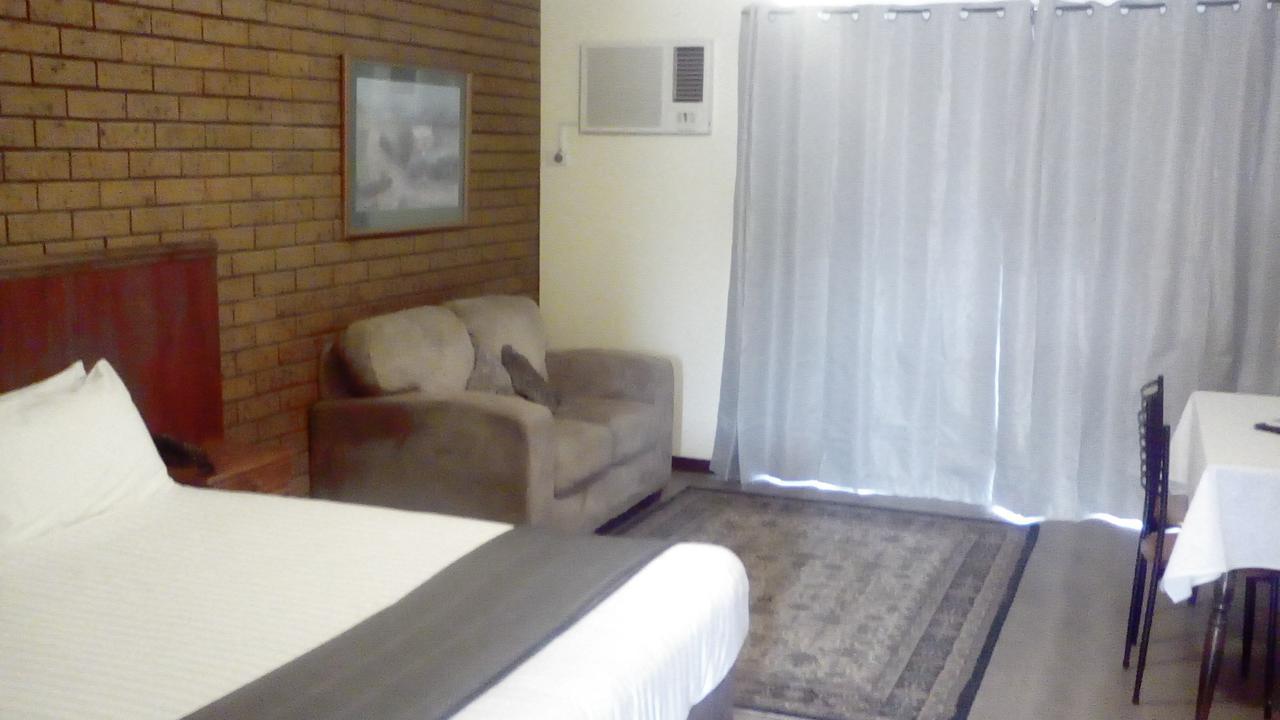Cardigan Lodge Motel Ballarat Extérieur photo