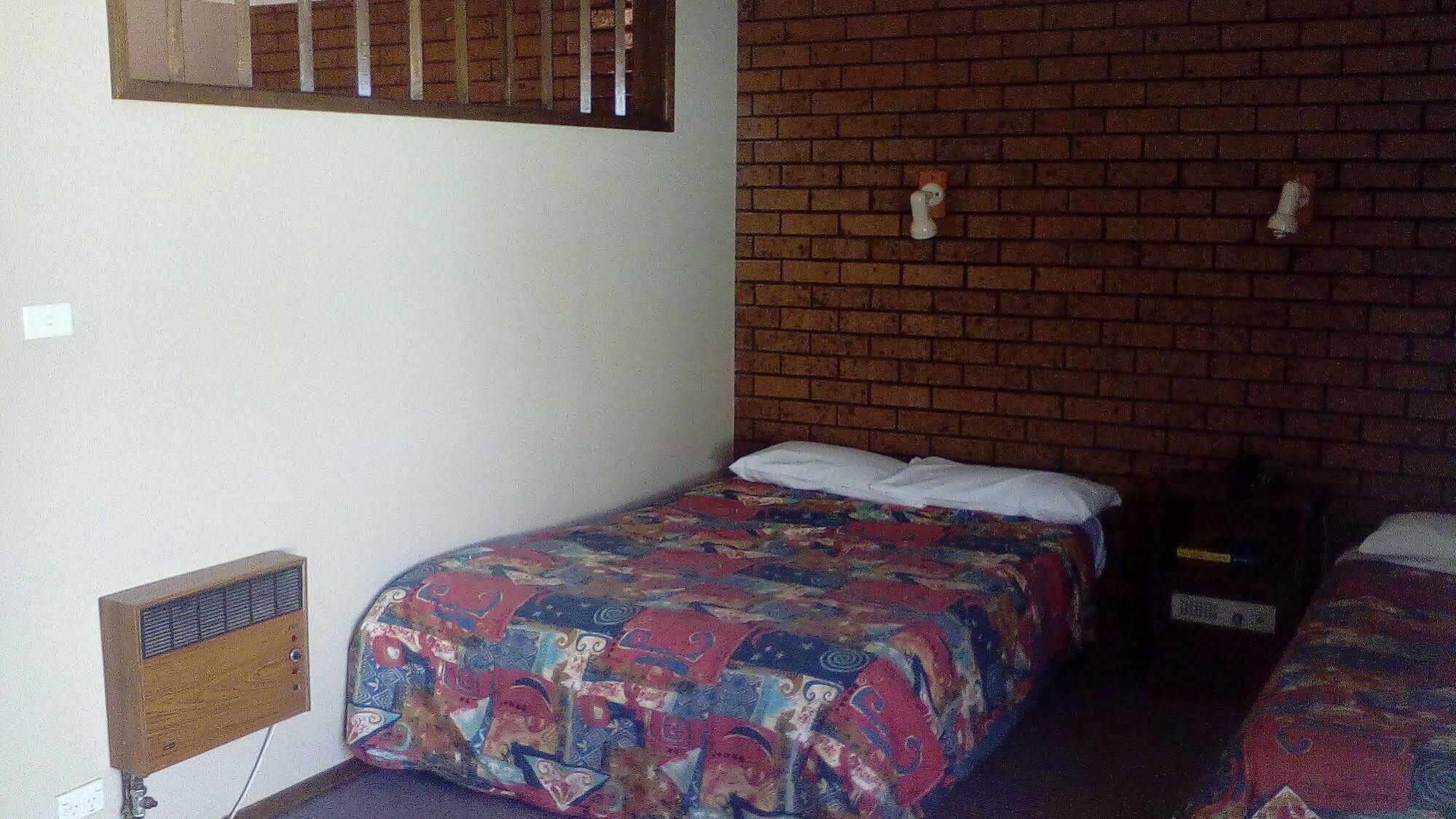 Cardigan Lodge Motel Ballarat Extérieur photo