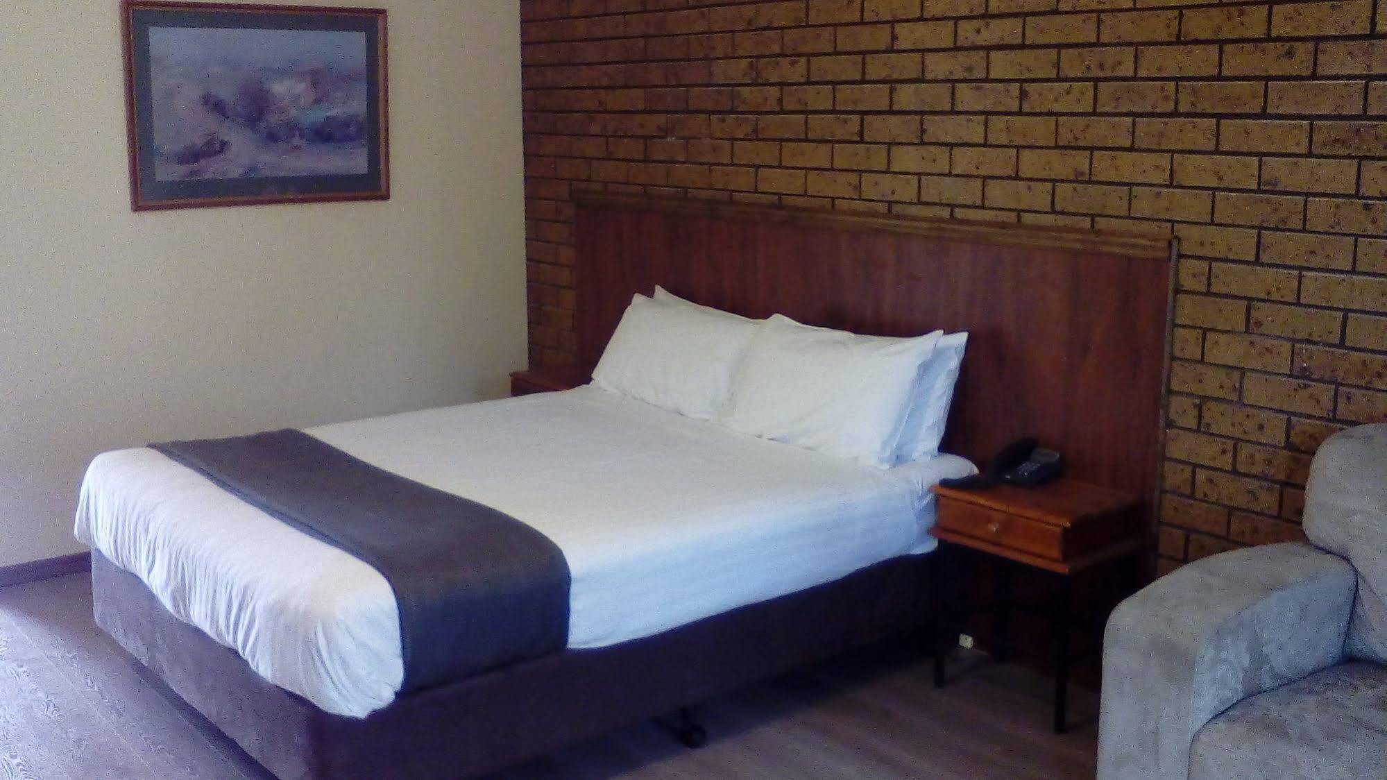 Cardigan Lodge Motel Ballarat Extérieur photo
