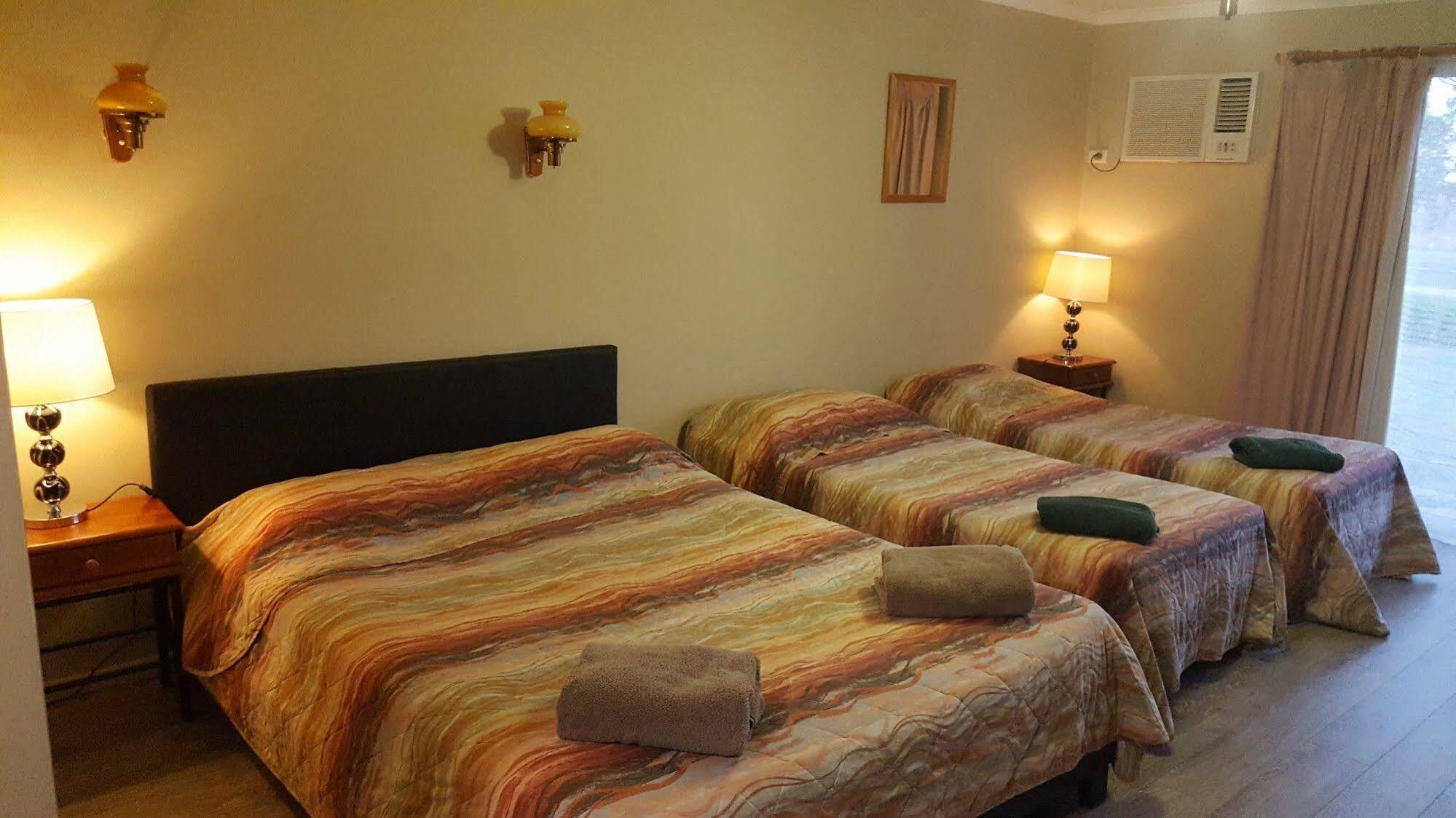 Cardigan Lodge Motel Ballarat Extérieur photo