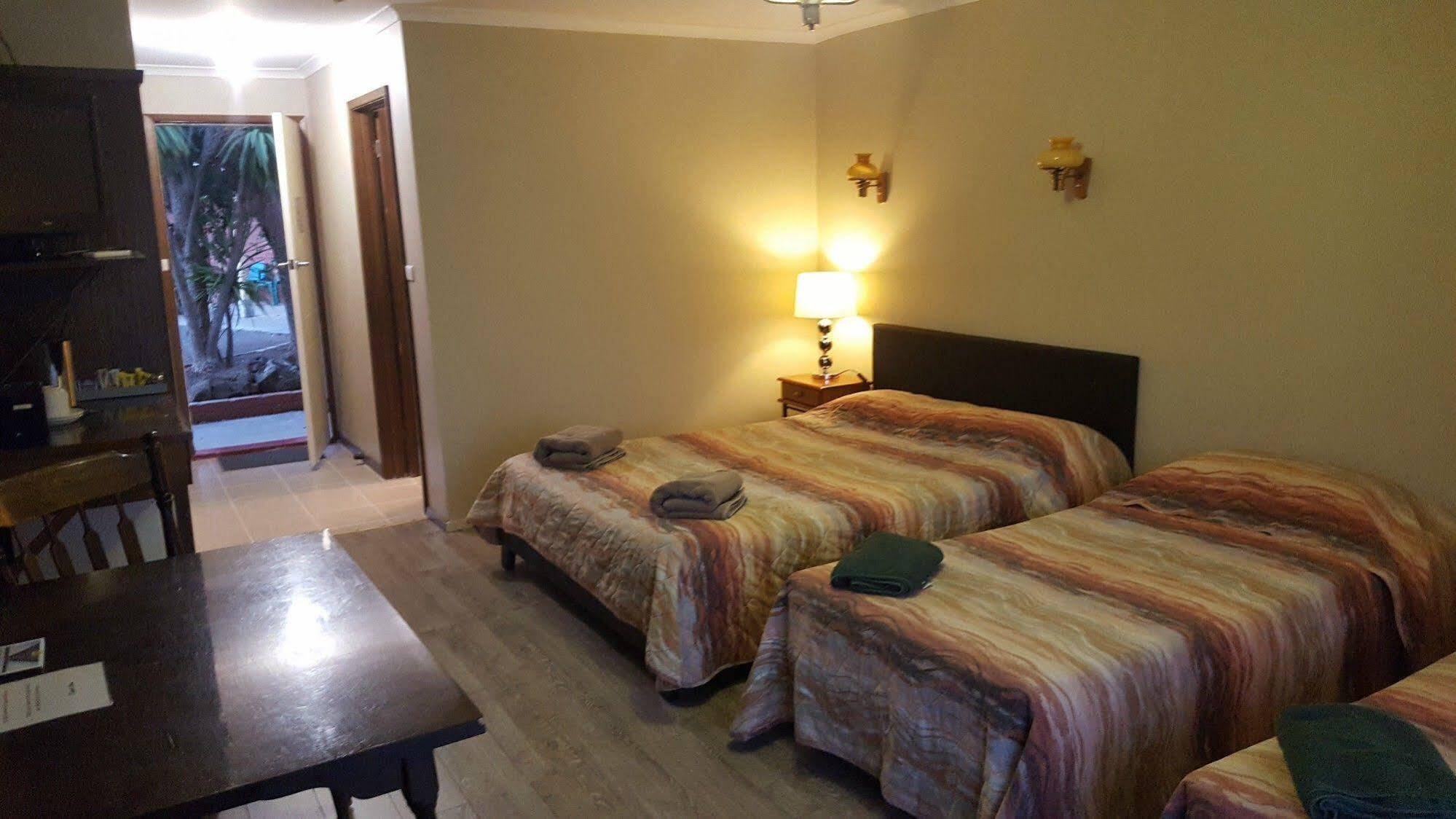 Cardigan Lodge Motel Ballarat Extérieur photo