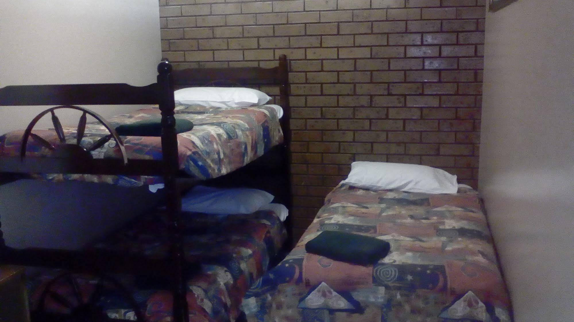 Cardigan Lodge Motel Ballarat Extérieur photo
