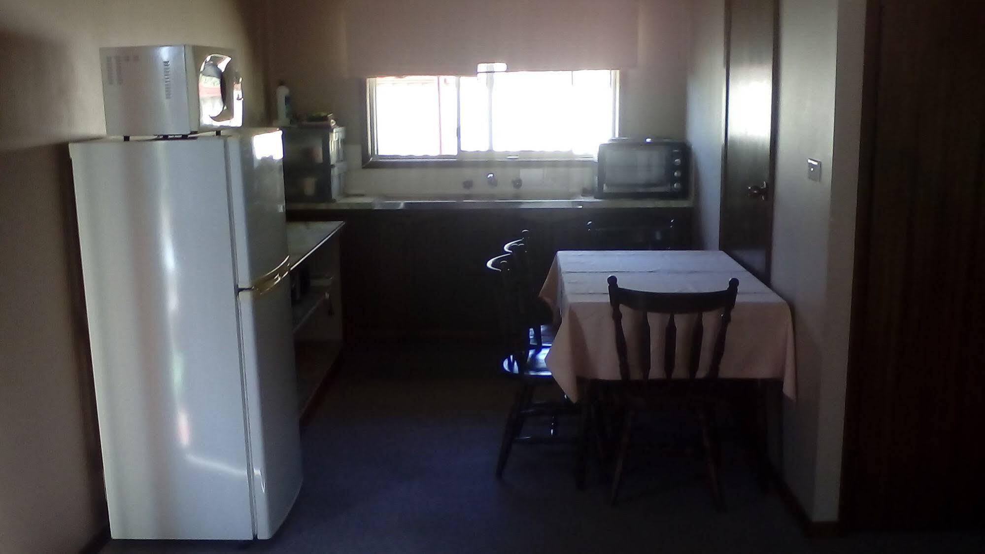 Cardigan Lodge Motel Ballarat Extérieur photo